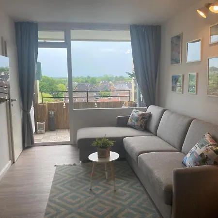 Stylische Lage Am Hafen, Und Wendtorf